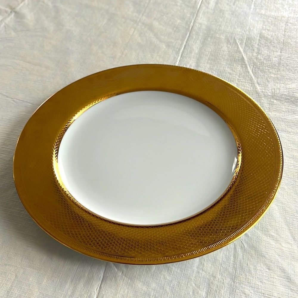 Christofle serving plate or charger. 11,75” diameter 
New